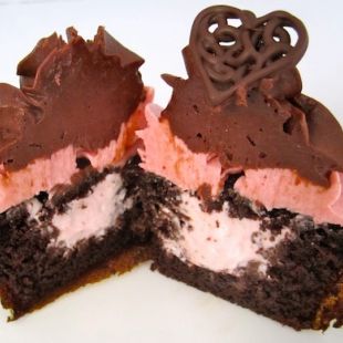 Chocolate Cupcakes with Raspberry Filling & Frosting